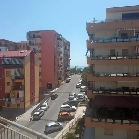 Casa Nuvola Rossa Kr7 아파트