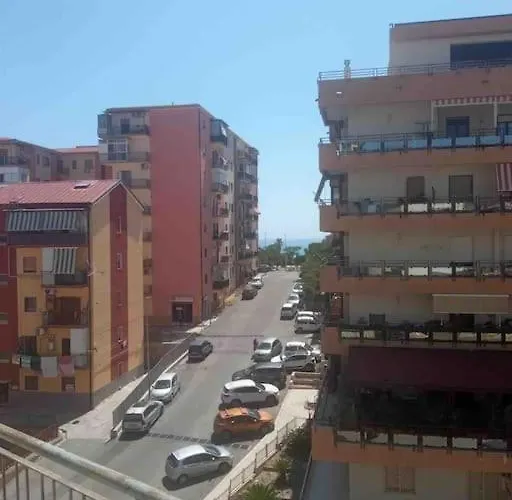 Casa Nuvola Rossa Kr7 * 克罗托内